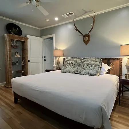 The Chaska House & Cottages-2